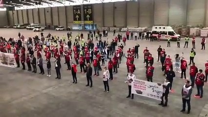 Belediye işçilerinden sosyal mesafeli 1 Mayıs kutlaması