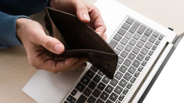 Coronavirus Tackles U.S. Economy In First Quarter