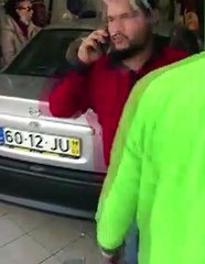 Mulher ao volante perde o controlo do carro e enfia-o dentro do Minipreço em Lisboa