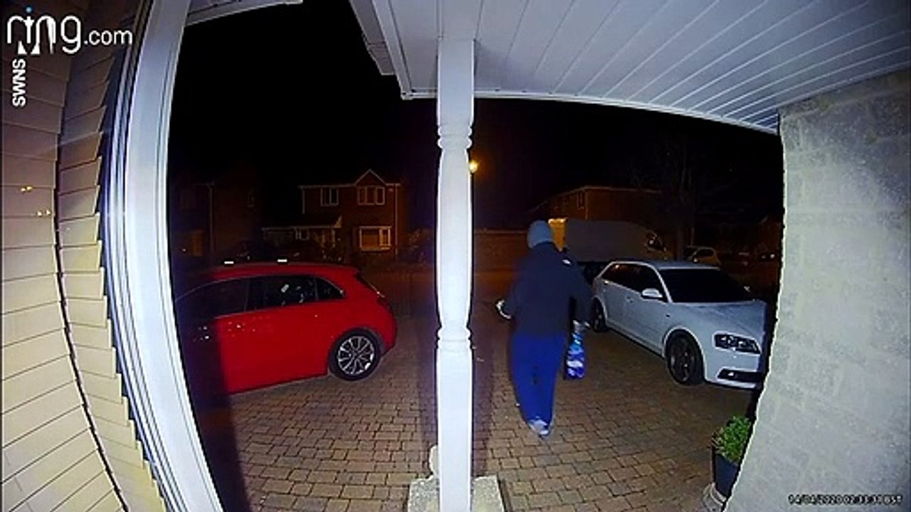 Man steals food delivery from front door
