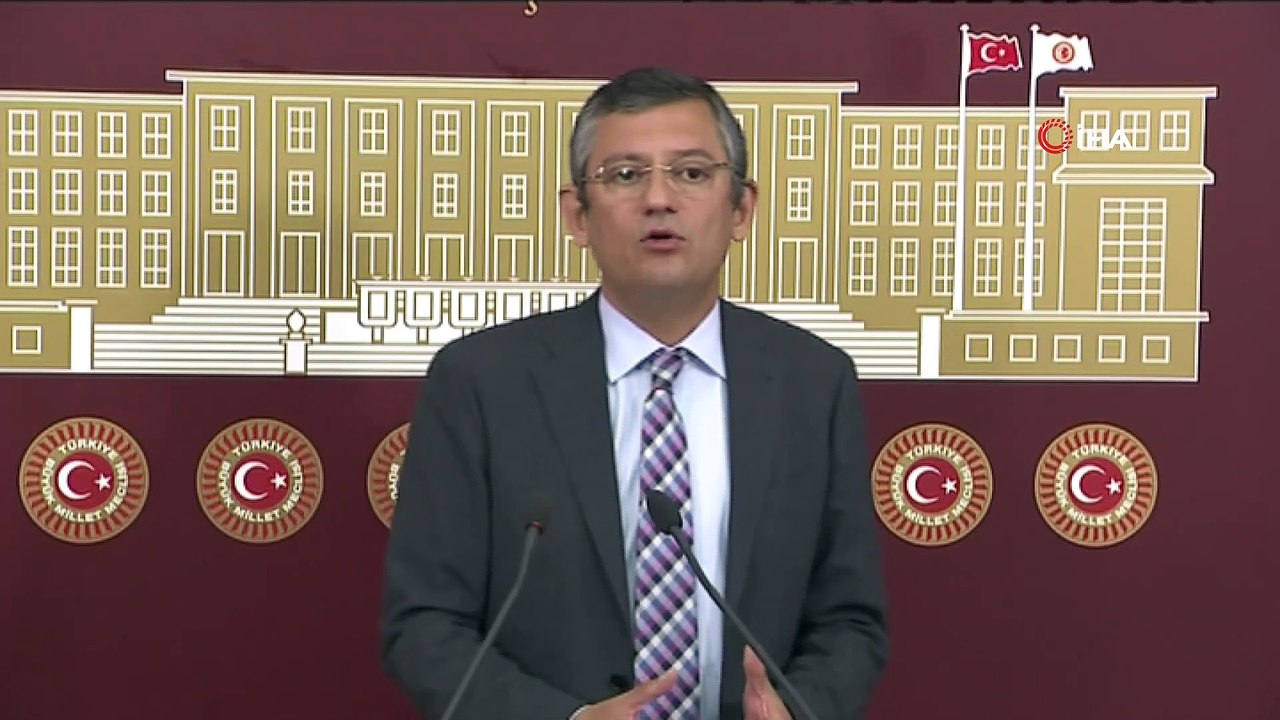 CHP Grup Başkanvekili Özgür Özel: “Beni tehdit edersin ya korkarım, Özgür Özel korkar ama CHP Grup Başkanvekili korkmaz kardeşim, korkmaz. Savaş meydanında kurulmuş partinin grup başkanvekili bunlardan korkmaz”