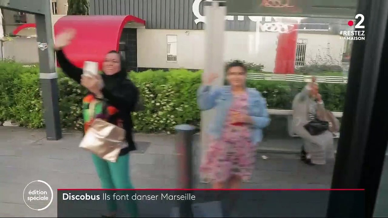 Discobus : ils font danser Marseille