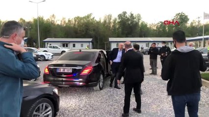 Bakan Karaismailoğlu otoyol inşaatında işçilerle iftar yaptı