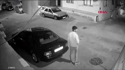 Balkonda Asılı Duran Çarşafı Çaldı