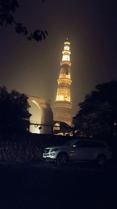 Qutub minar in night