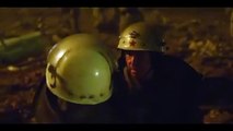 Chernobyl del 2019 - I vigili del fuoco in azione - Scena del film in italiano che tratta del vero disastro della centrale elettronucleare di Chernobyl in Ucraina del Nord avvenuto il 26 aprile 1986