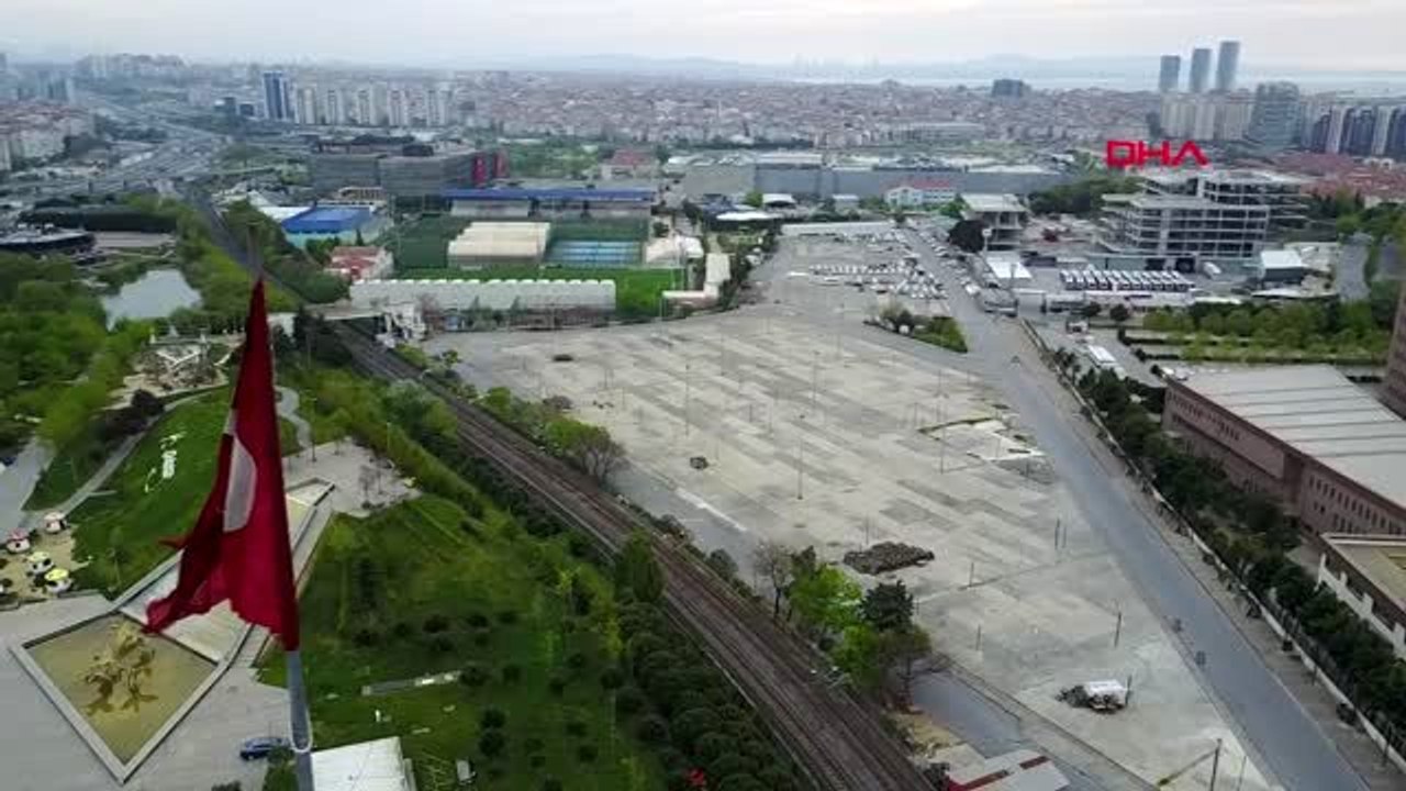 BAKIRKÖY'DEKİ 1 MAYIS KUTLAMA ALANI BOŞ KALDI