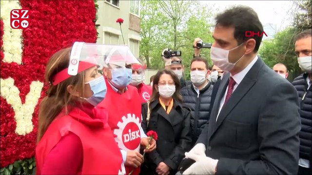 Disk önünden Taksim'e yürümek isteyen gruba gözaltı