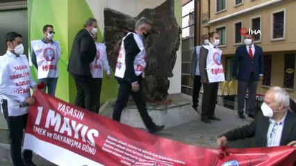 Birleşik Kamu İş Konfederasyonu Taksim'e çelenk bıraktı