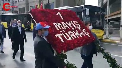 Türk-İş Taksim Meydanı'nda
