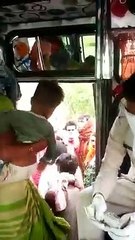 श्रमिक दिवस: 20 हजार वेतन में से पुलिस आरक्षक ने मज़दूरों में बांट दिए 15 हजार