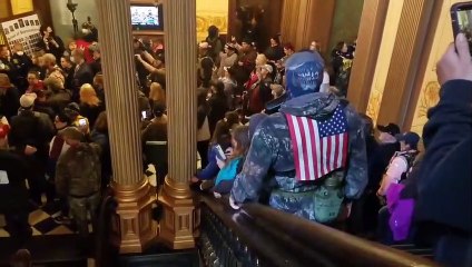 ABD'de silahlı karantina karşıları meclis binasını bastı