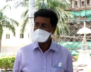 लॉकडाउन बढ़ाना ही एकमात्र उपाय, लंबे जीवन में 10-15 दिन घर पर रह सकते हैंः कलेक्टर