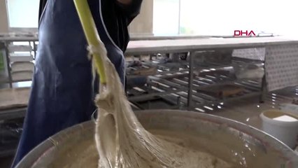 AFYOKARAHİSAR Kürek helvaya yoğun ilgi