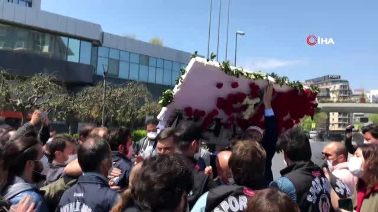 HDP, CHP ve TİP'den Taksim'e sosyal mesafeyi hiçe sayan ortak yürüyüş