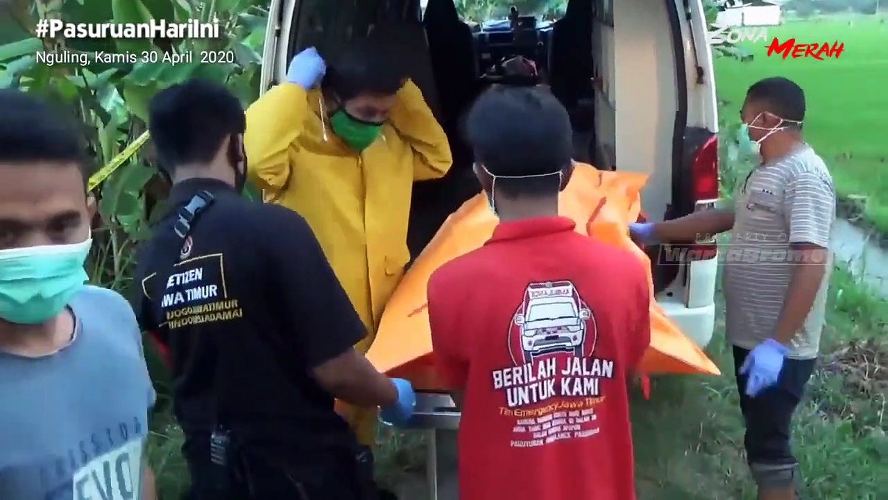 Pria Berbaju Kotak Ditemukan Tewas di Saluran Irigasi