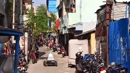 கொரோனா தடுப்பு நடவடிக்கை : ட்ரோன்களைப் போல சென்னை போலீஸ் களமிறக்கிய ரோபோ கார்