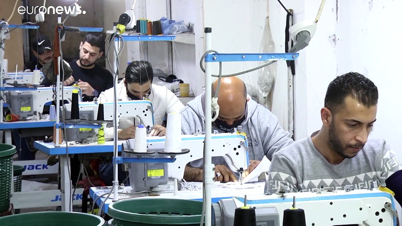 A Gaza, les ateliers textiles reprennent leur activité avec le coronavirus