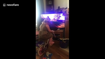 UK mum comes up with creative way to let her daughter cycle during COVID-19 lockdown