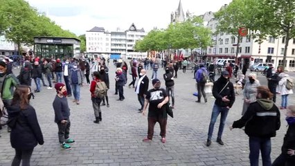 - Köln'de sosyal mesafeli 1 Mayıs