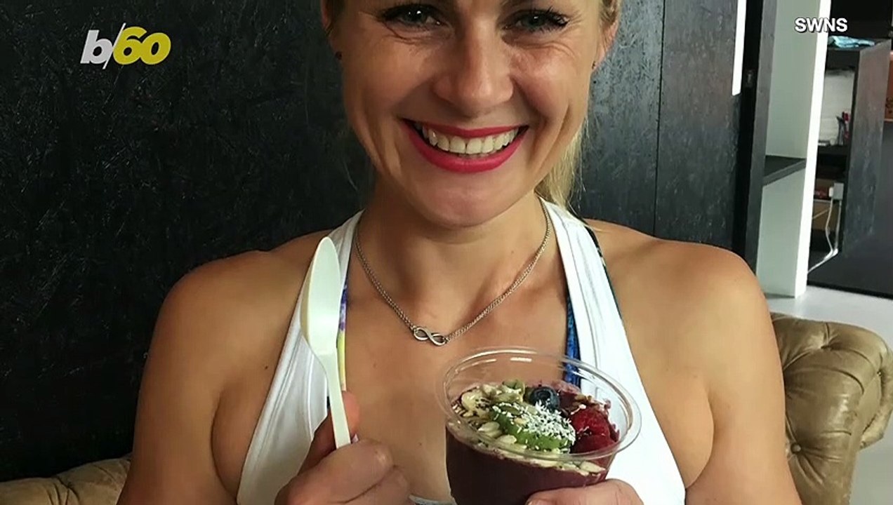 Neighborly Workout! Personal Trainer Leads Workout in Neighborhood Streets During COVID-19 Lockdown!