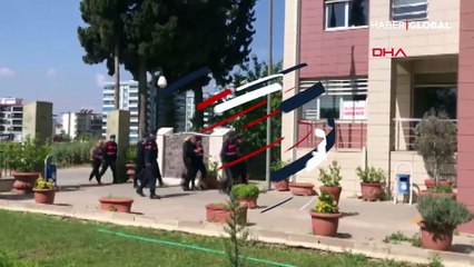 İzmir'de dehşet! El ve ayaklarını bağlayıp gasp ettiler