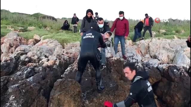 Yunanların ölüme terk ettiği göçmenleri Türk Sahil Güvenlik ekibi kurtardı