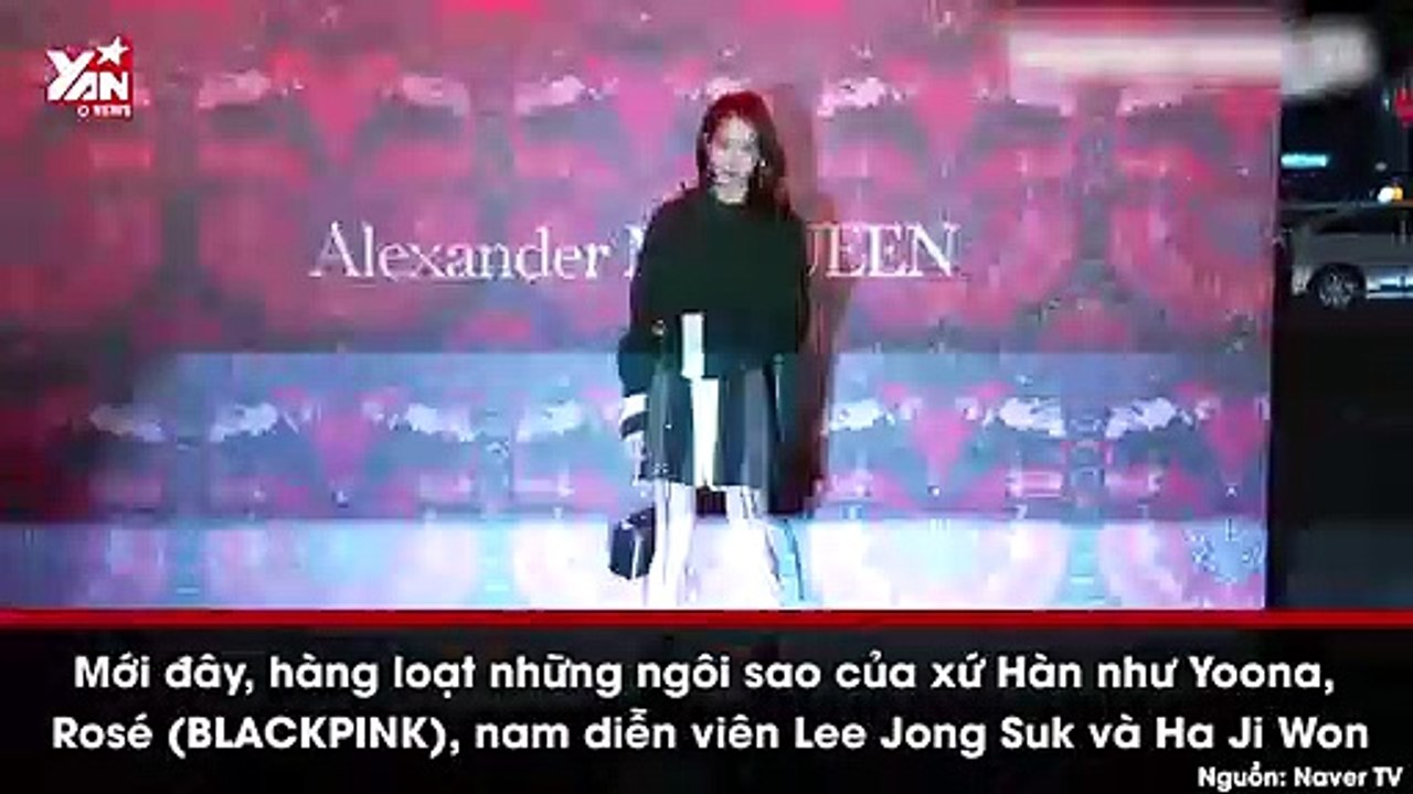 Cùng nhau đọ sắc tại sự kiện: Yoona ghi điểm với làn da căng mịn, Rosé lộ đôi chân gầy gò đáng lo ngại