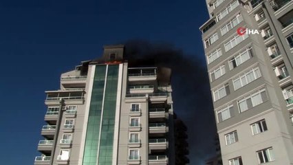 İzmir'de iftar saatinde korkutan yangın...10 katlı bina boşaltıldı