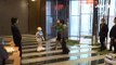 روبوت يستقبل المرضى في فندق ياباني