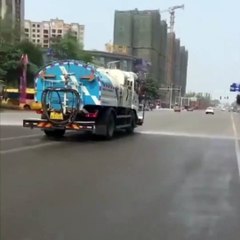 Grosse pression pour ce cycliste... ne surtout pas ralentir