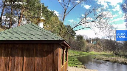 Download Video: Moscovites fleeing to dachas to escape pandemic get hostile reception from fearful villagers