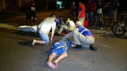 Atropelamento por moto deixa dois homens feridos no Bairro Alto Alegre