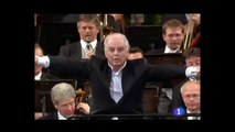 JOHANN STRAUSS (Vater) – Radetzky-Marsch – Barenboim dirigiert das Publikum! (2009, HD)