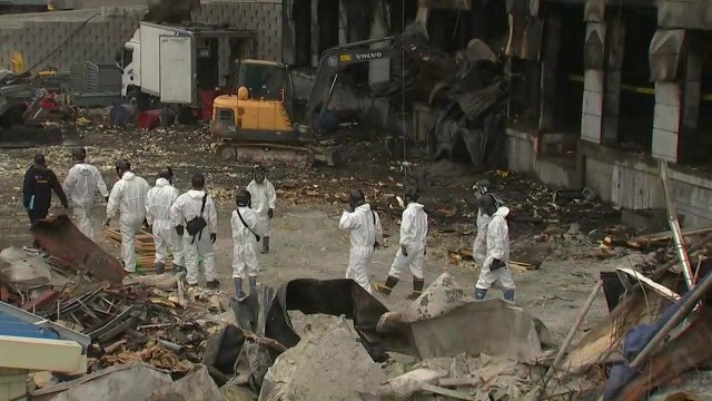 경찰, 이천 물류창고 화재현장 정밀 수색 / YTN