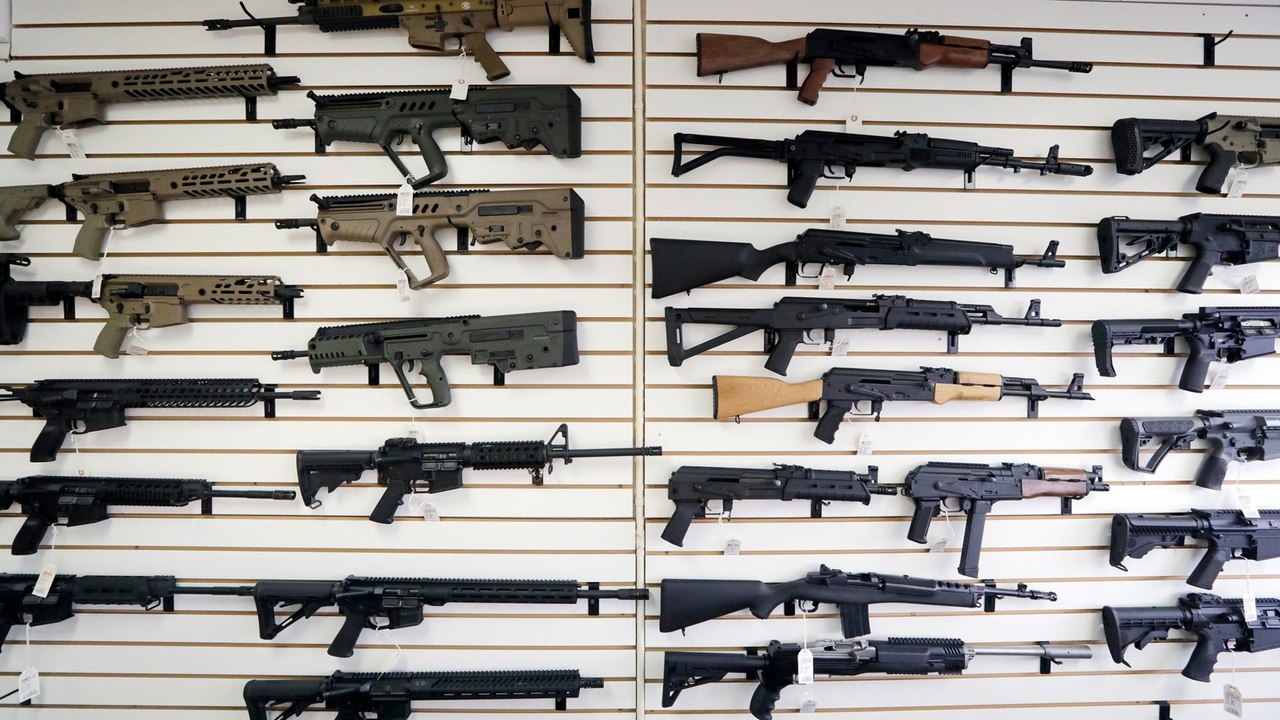 Canada bans assault-style weapons after Nova Sc...