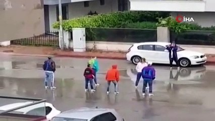 Kısıtlama dinlemediler sokak ortasında dans ettiler