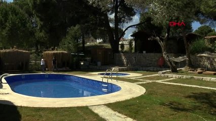 İZMİR SALGINDAN KAÇANLAR İZOLE YAŞAMI SEÇİYOR