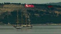 ÇANAKKALE Tarihi yelkenli gemi Çanakkale Boğazı'ndan geçti