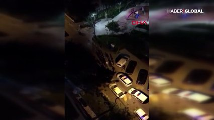 Kadıköy'de parkta oturanlarla polis arasındaki gerginlik