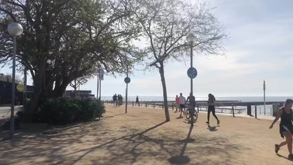 Deporte cerca de la playa en Barcelona