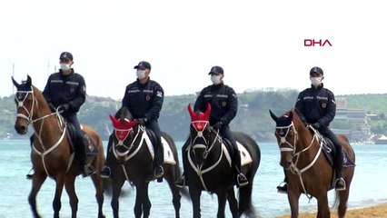 İSTANBUL-SOKAĞA ÇIKMA YASAĞINDA SAHİLLERDE ATLI BİRLİKLERLE DENETİM