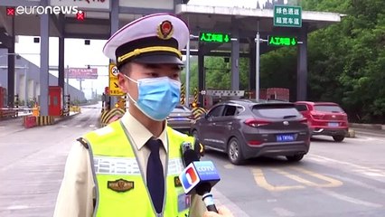 Κίνα: Τα μέτρα χαλαρώνουν και οι πολίτες πηγαίνουν διακοπές