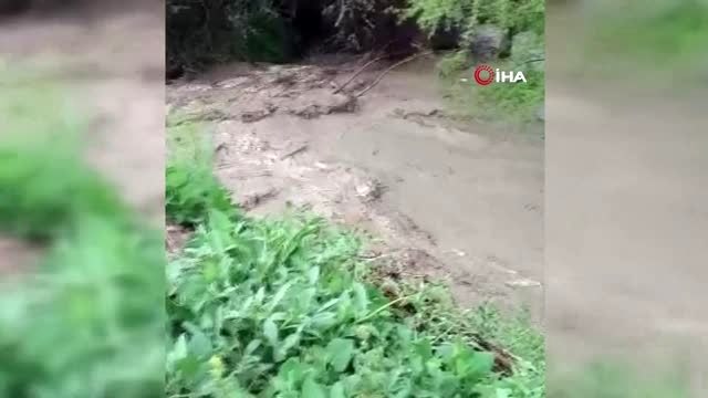 Nevşehir'de etkili olan yağış sele neden oldu