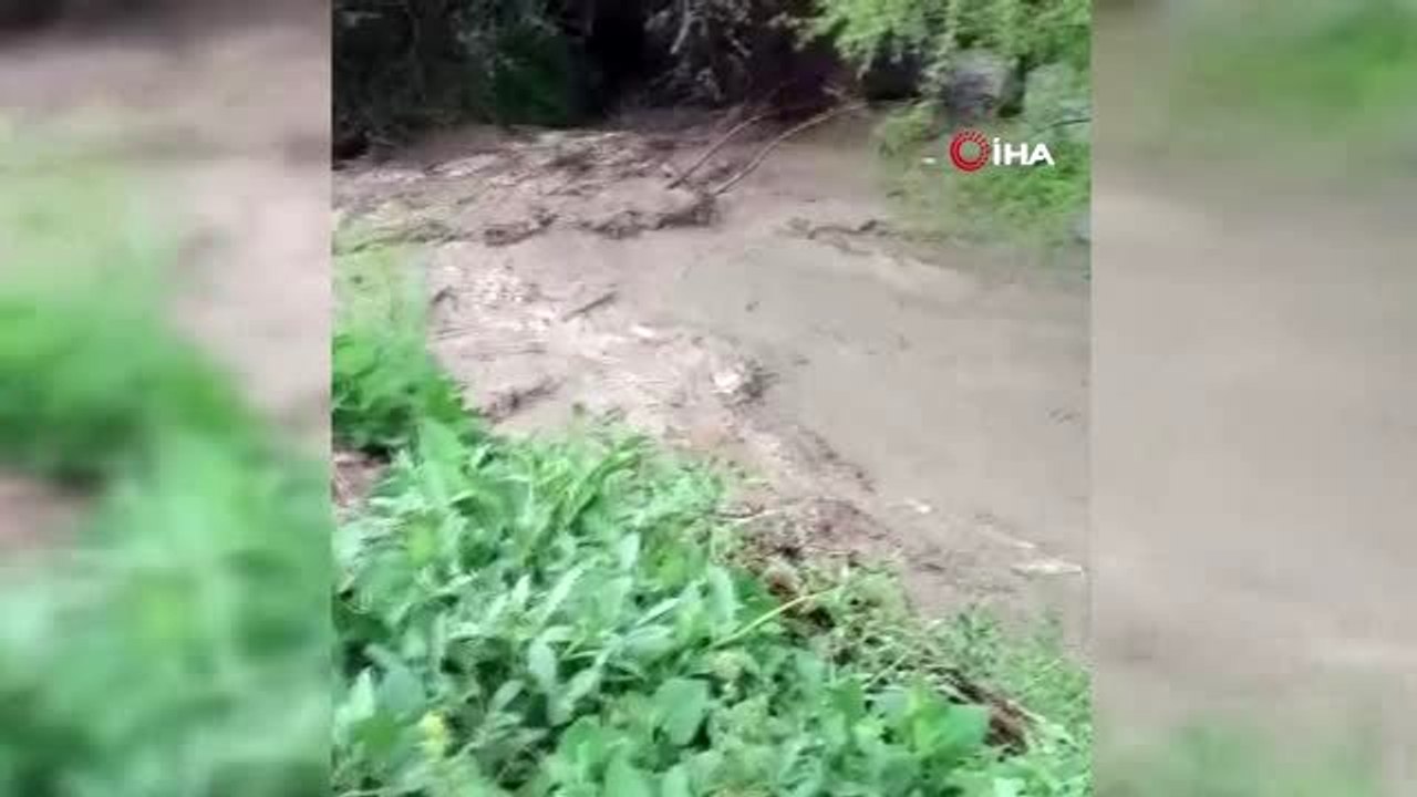 Nevşehir'de etkili olan yağış sele neden oldu