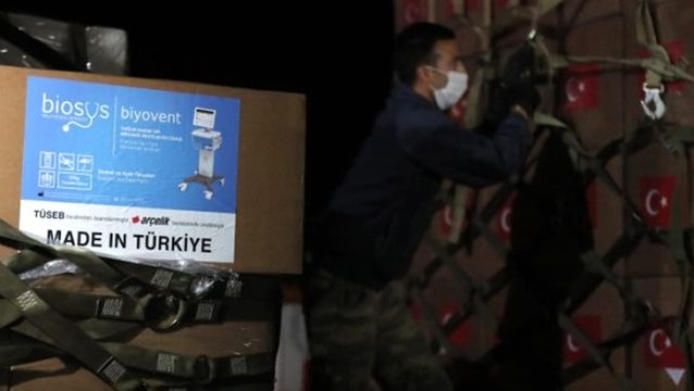 Türkiye, Somali'ye aralarında yerli solunum cihazı da olan tıbbı malzemeler gönderdi