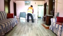 Vefalı eller yaşlıların evlerini temizlemeye devam ediyor