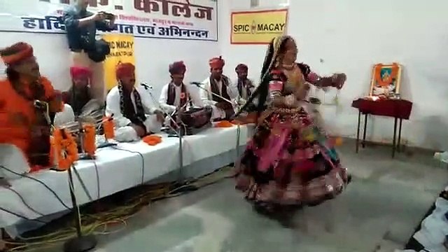 Mharo Mas Mas Dukhe Pet | Super hit dance | Rajasthani Hot Folk Song | Amiya Devi | Sapera Dance