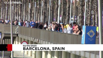 شاهد: سكان إسبانيا يتنفسون الصعداء ويخرجون للتنزه والرياضة بعد 48 يوما من العزل