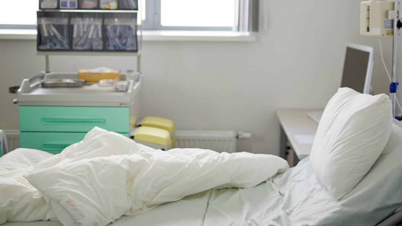 Manhattan Nursing Home Resorts To Storing Bodies In Refrigerated Trucks